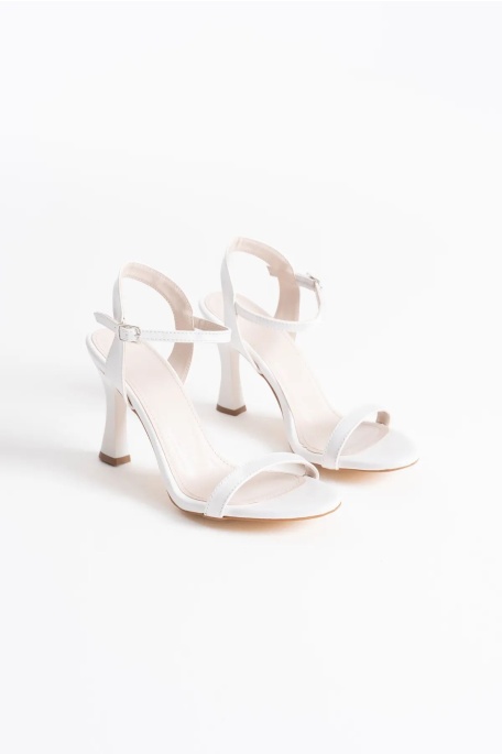 Karen Kadın Beyaz Tek Bant Sandalet