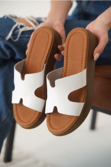 Borlina Beyaz Hakiki Deri Terlik