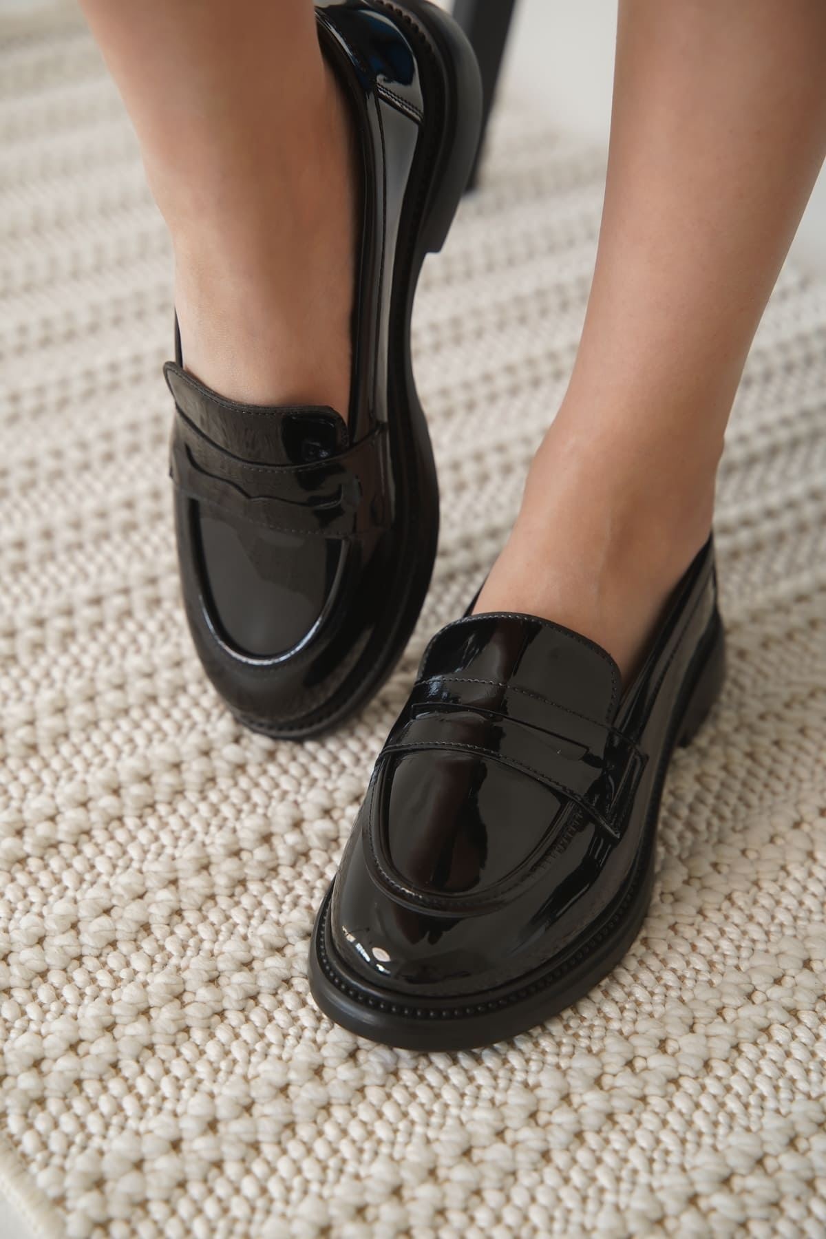 Sunny Kadın Siyah Rugan Loafer