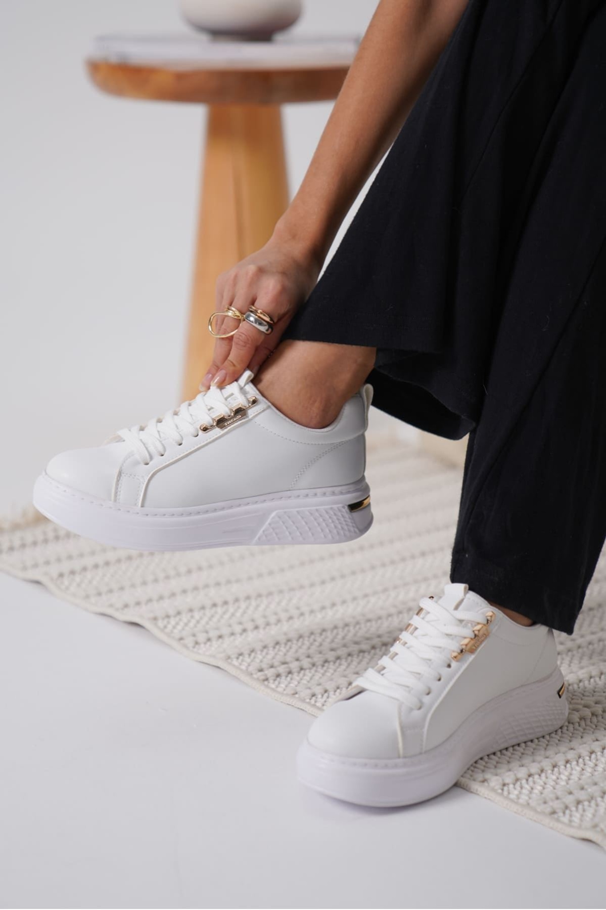 Nova Kadın Gold Detaylı Beyaz Sneaker