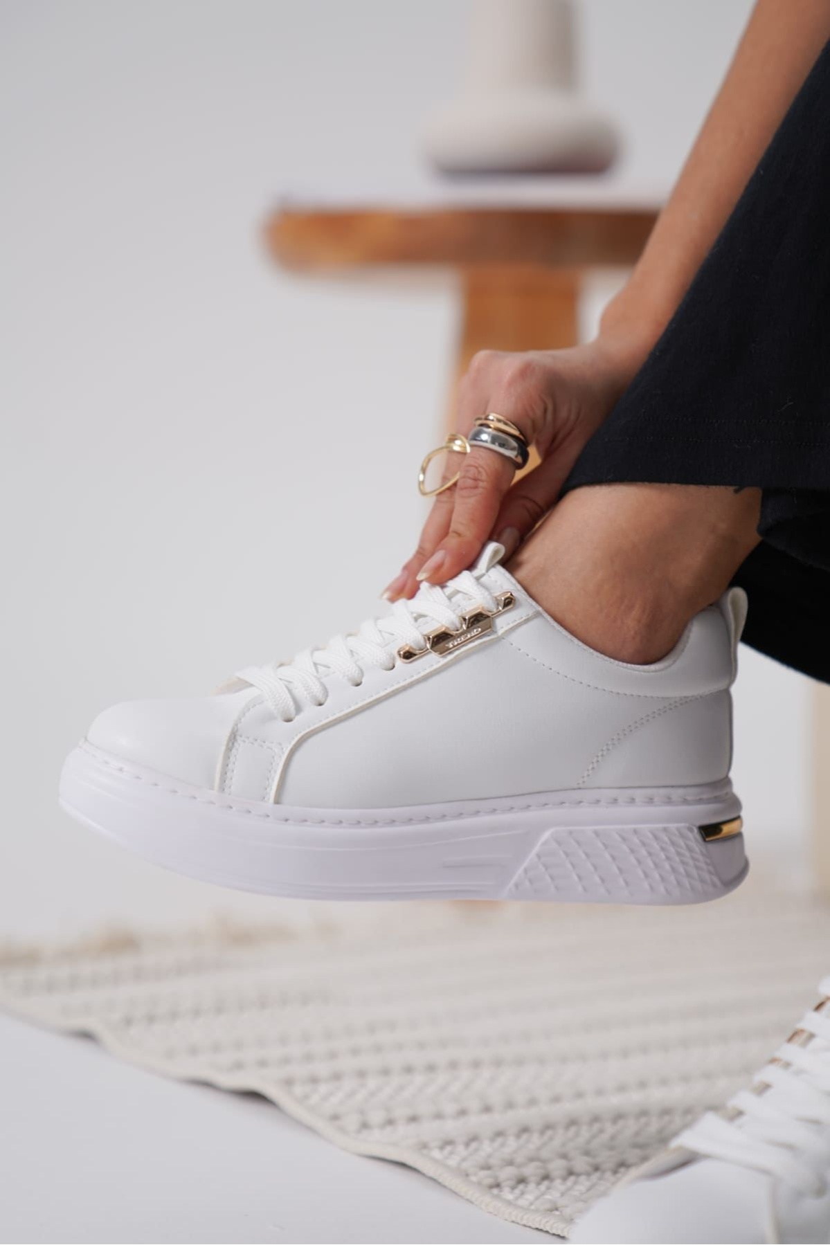 Nova Kadın Gold Detaylı Beyaz Sneaker