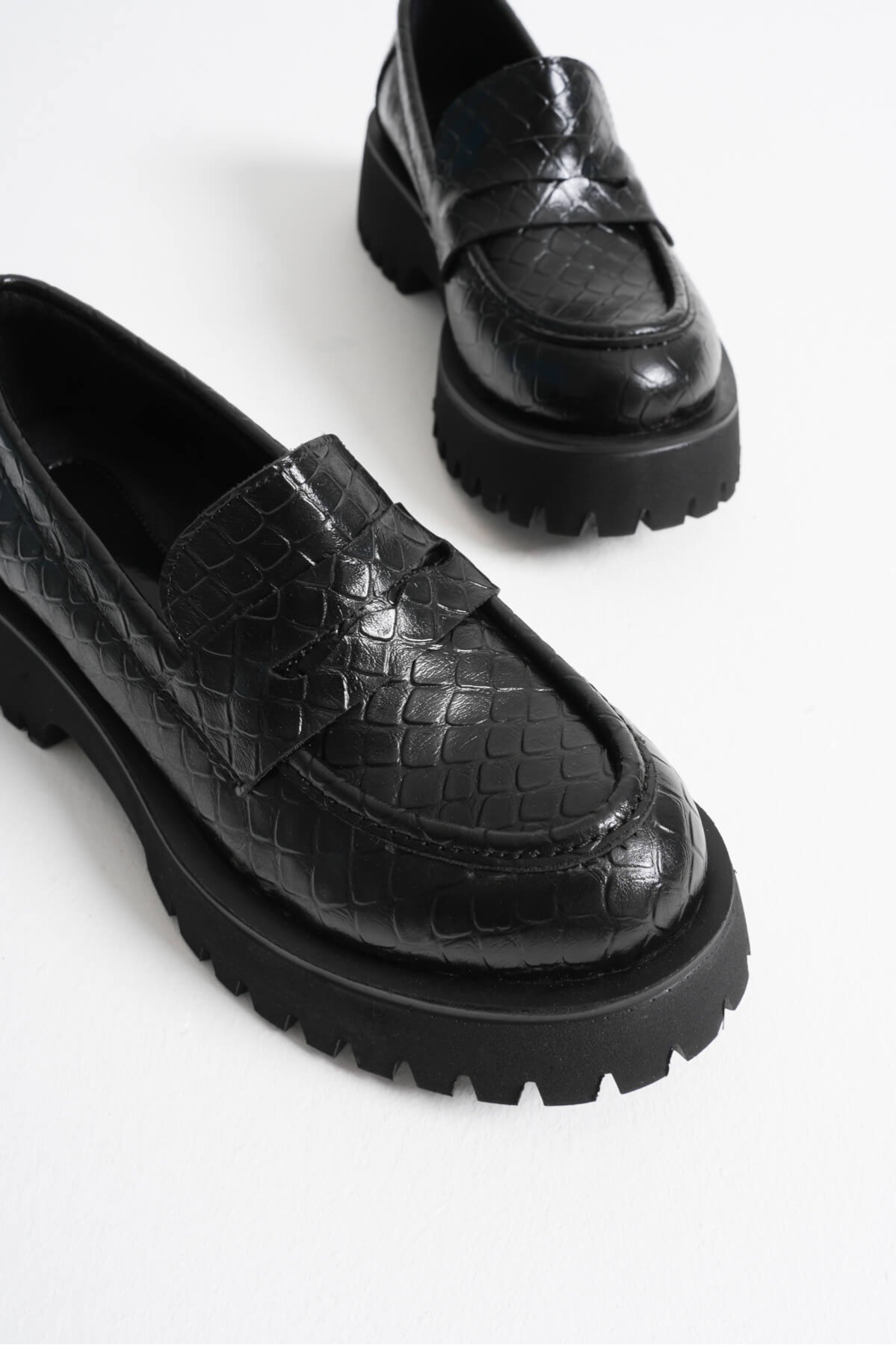 Noir Kadın Günlük Siyah Kroko Loafer Ayakkabı