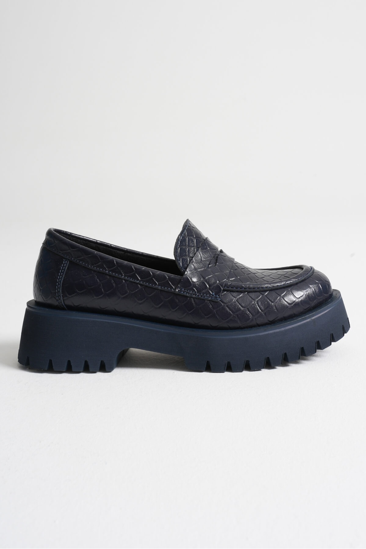 Noir Kadın Günlük Lacivert Kroko Loafer Ayakkabı