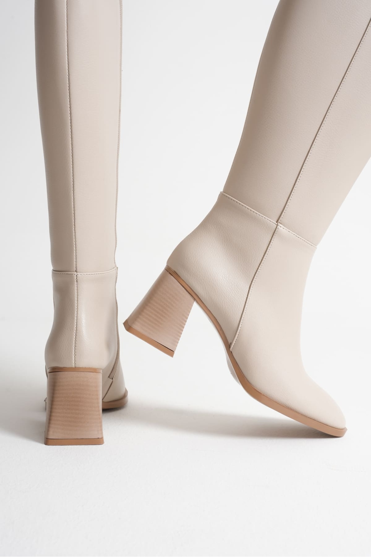 Arden Kadın Bej Kışlık Çizme