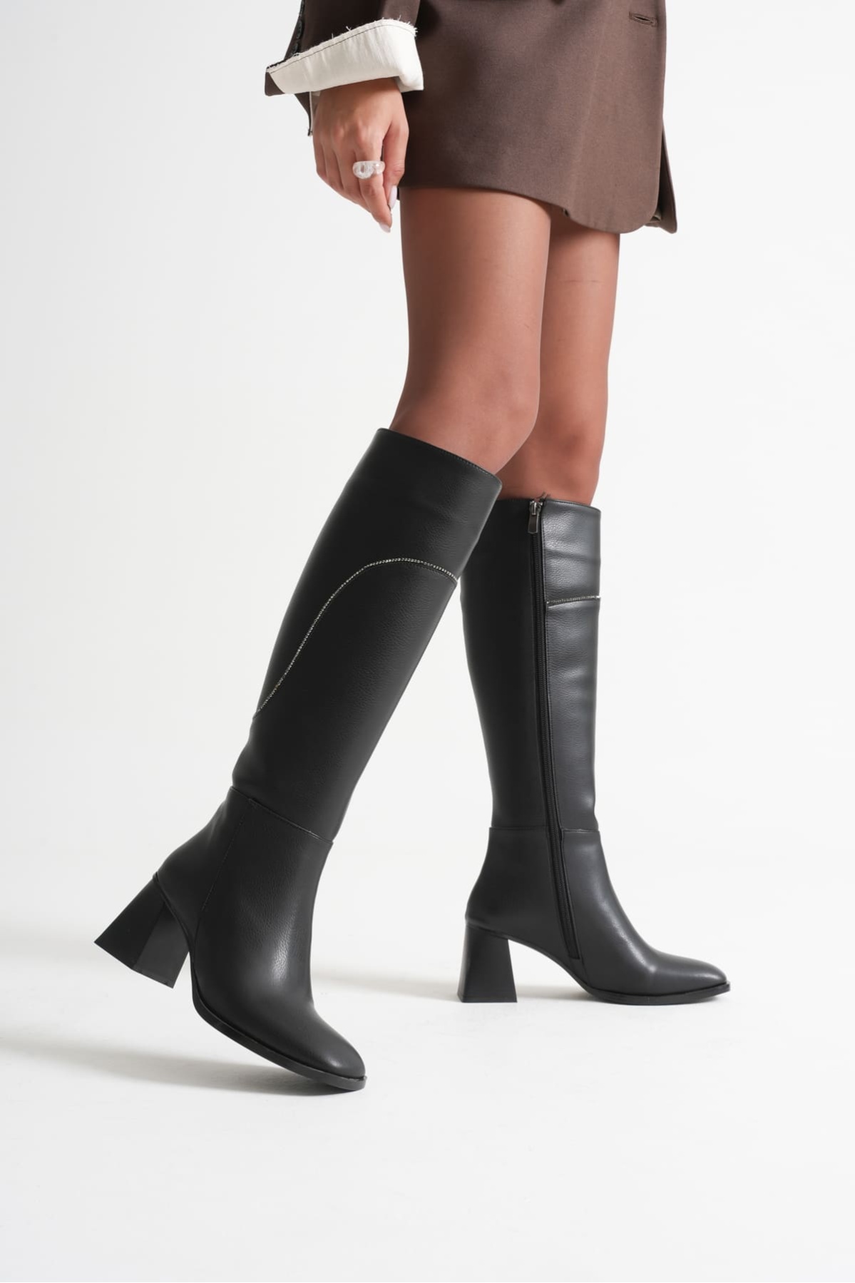 Elora Kadın Siyah Topuklu Kışlık Çizme