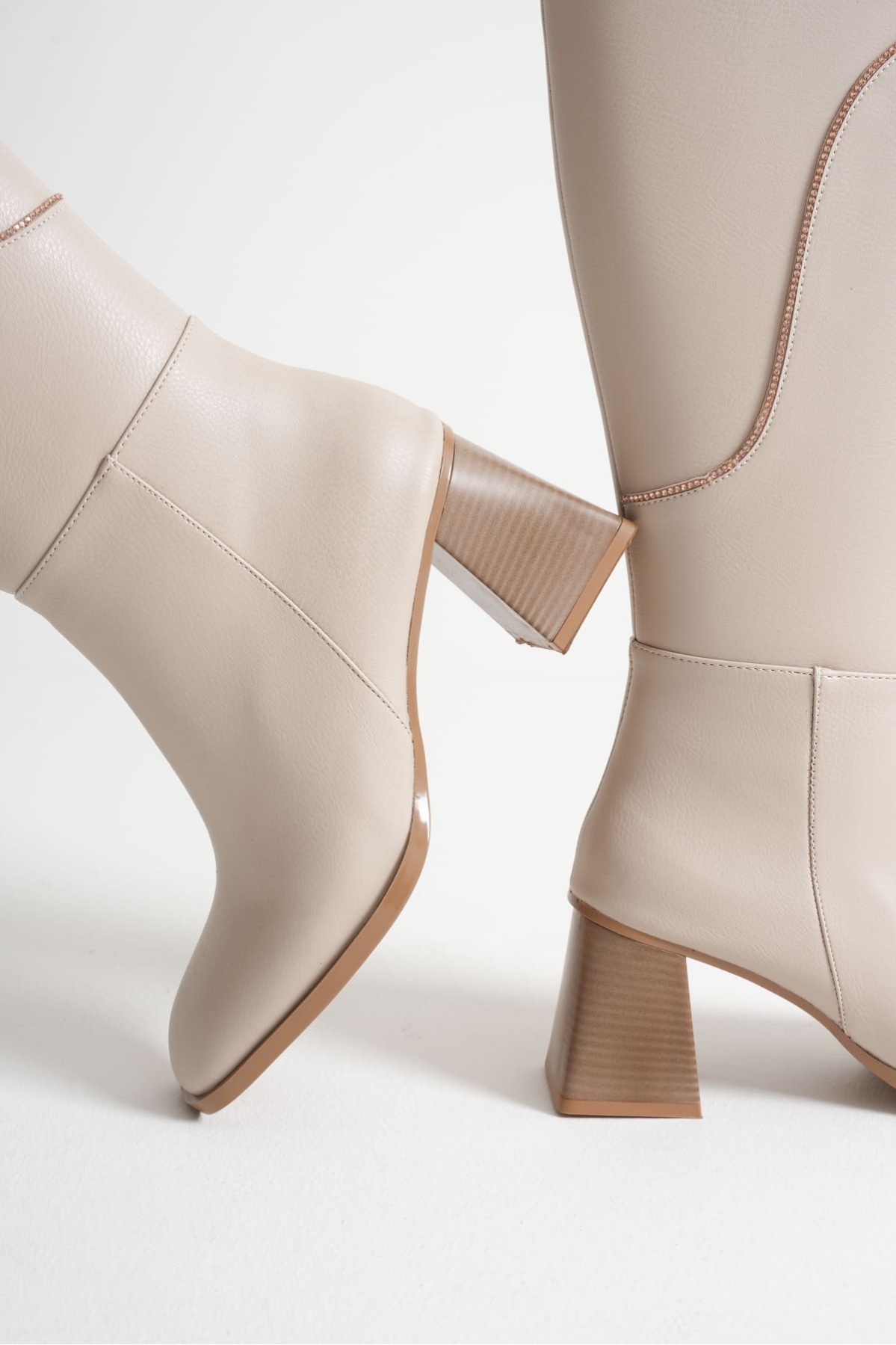Elora Kadın Topuklu Bej Çizme