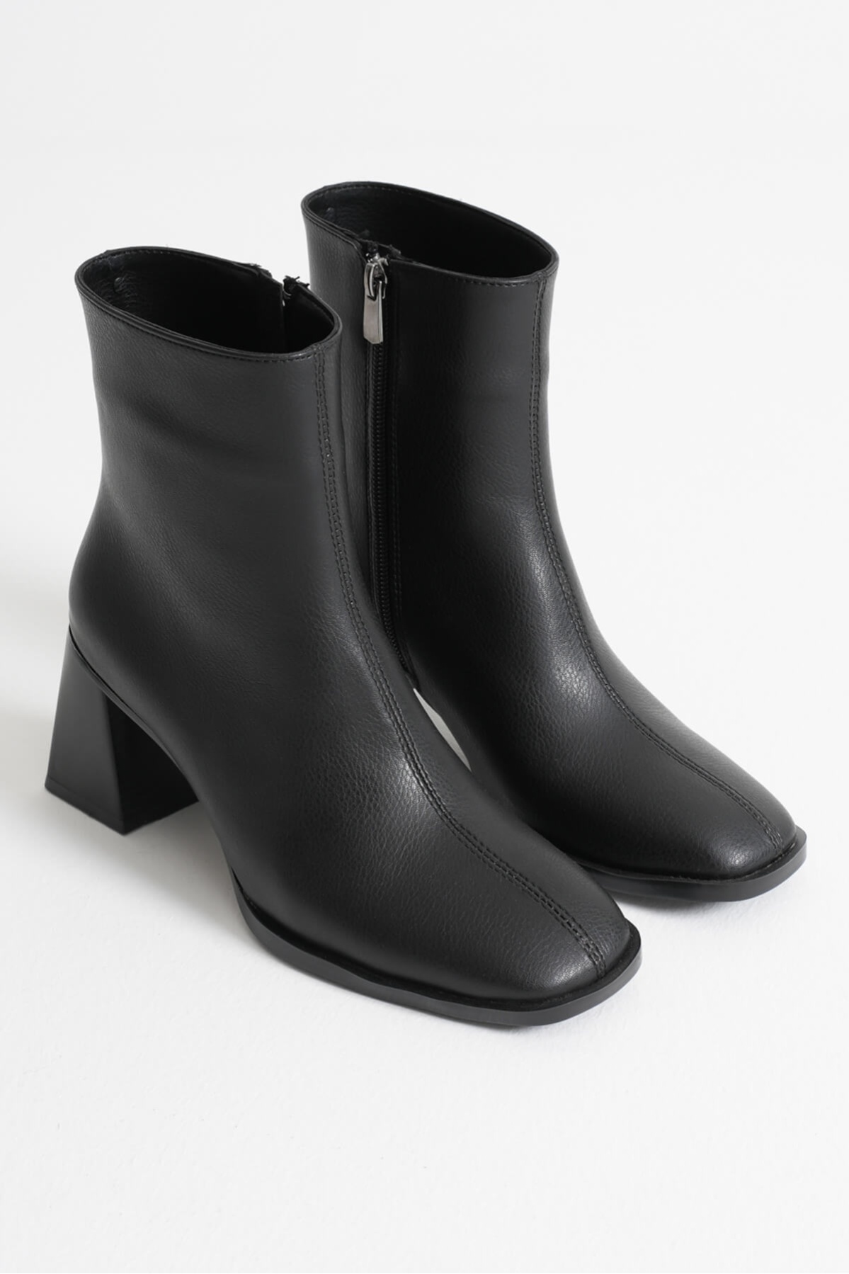 Ornela Kadın Siyah Topuklu Bot