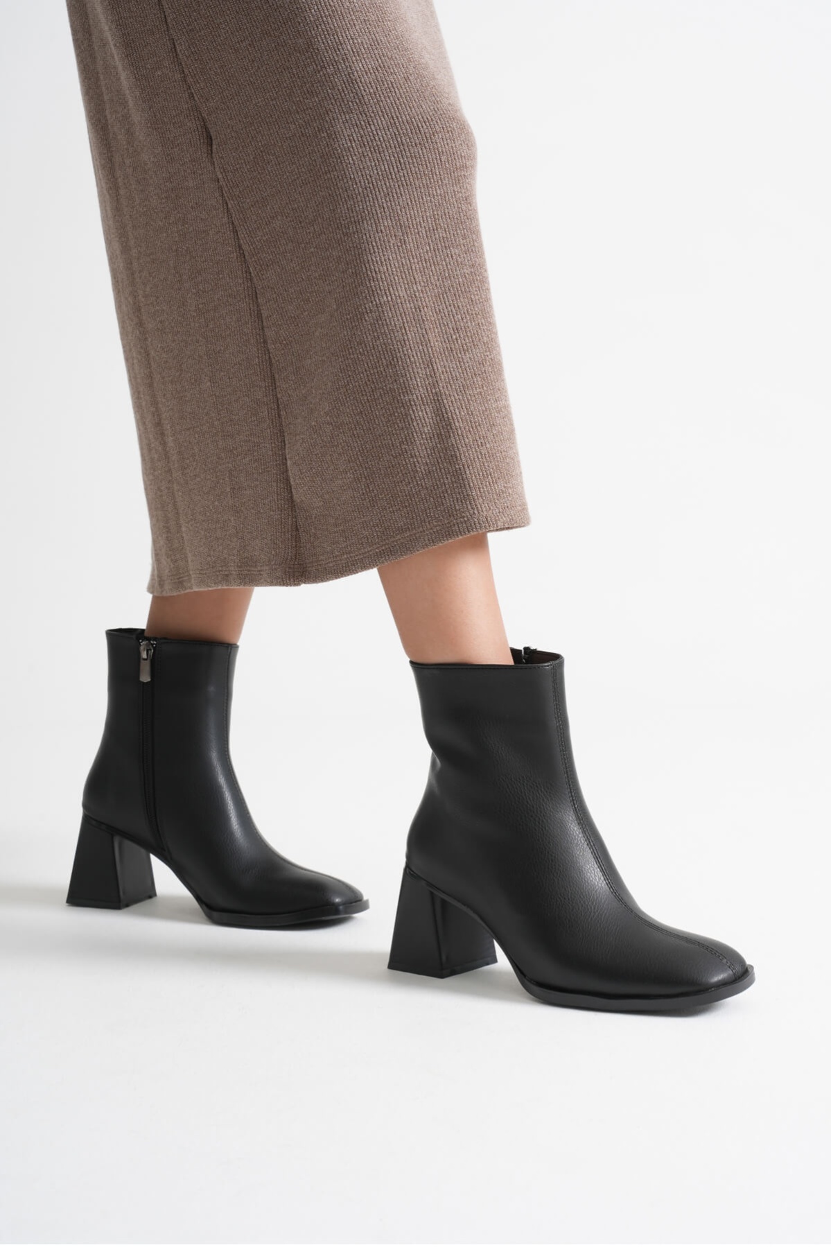 Ornela Kadın Siyah Topuklu Bot