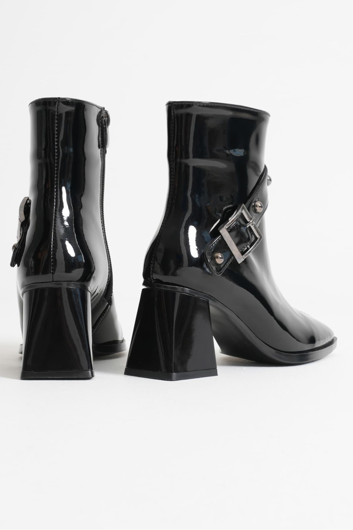 Vera Kadın Siyah Rugan Topuklu Bot