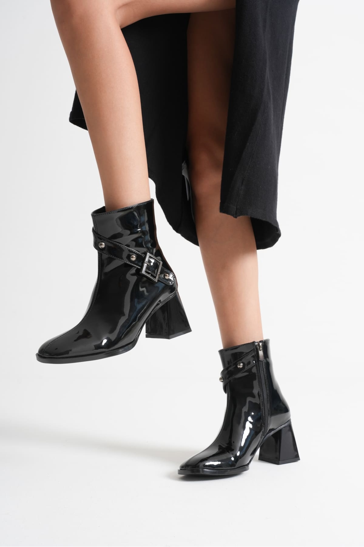 Vera Kadın Siyah Rugan Topuklu Bot