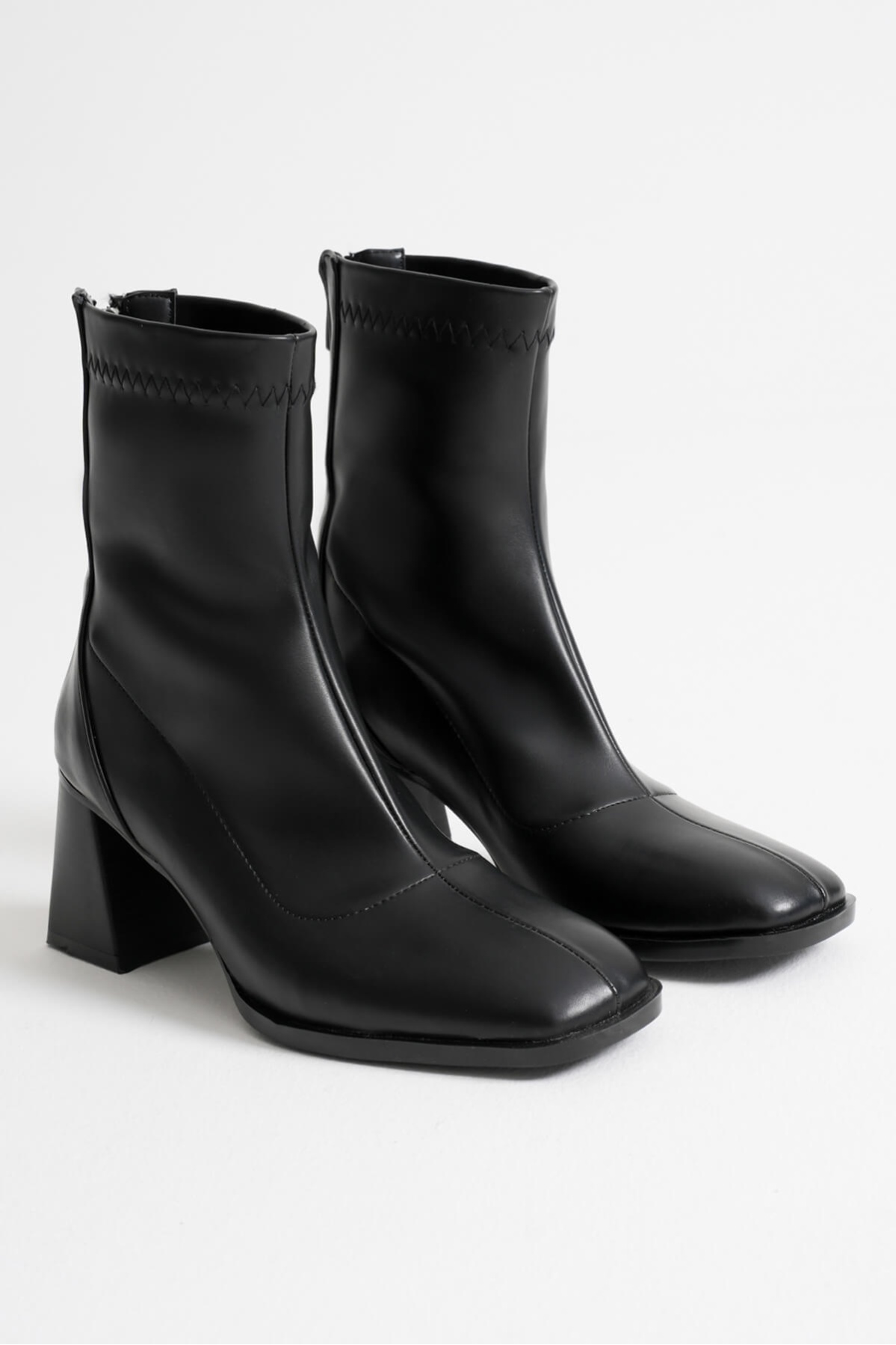 Arvena Siyah Kalın Topuklu Streç Bot