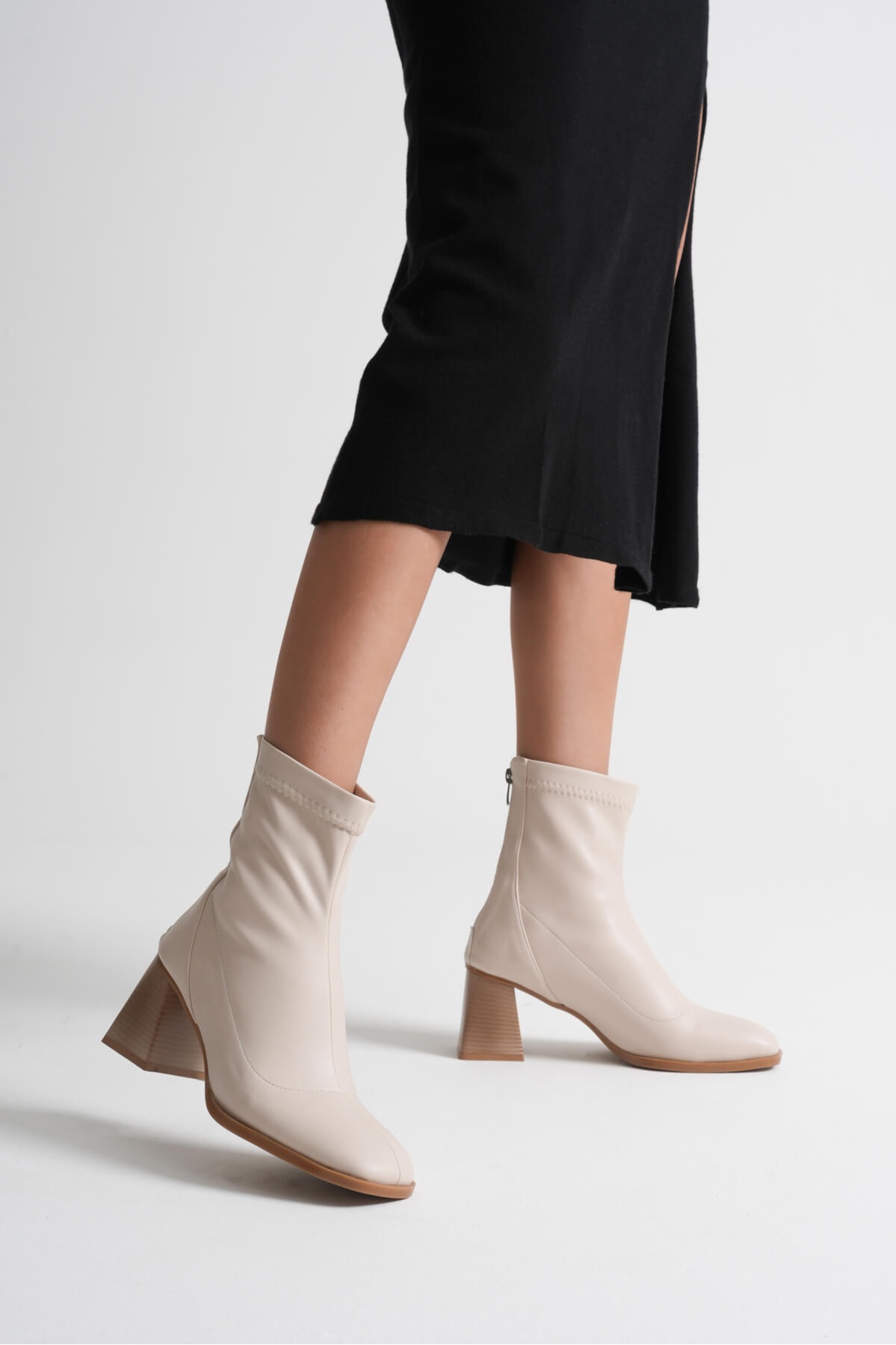 Arvena Bej Kalın Topuklu Streç Bot