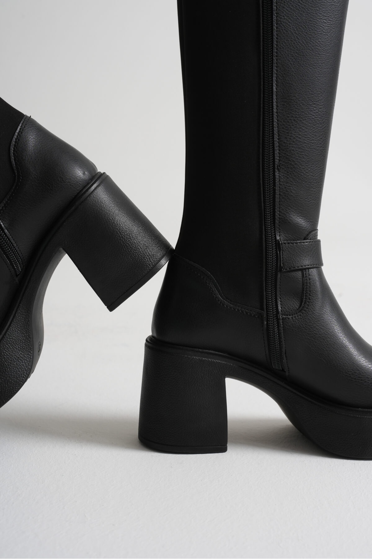 Woly Kadın Günlük Siyah Tokalı Çizme