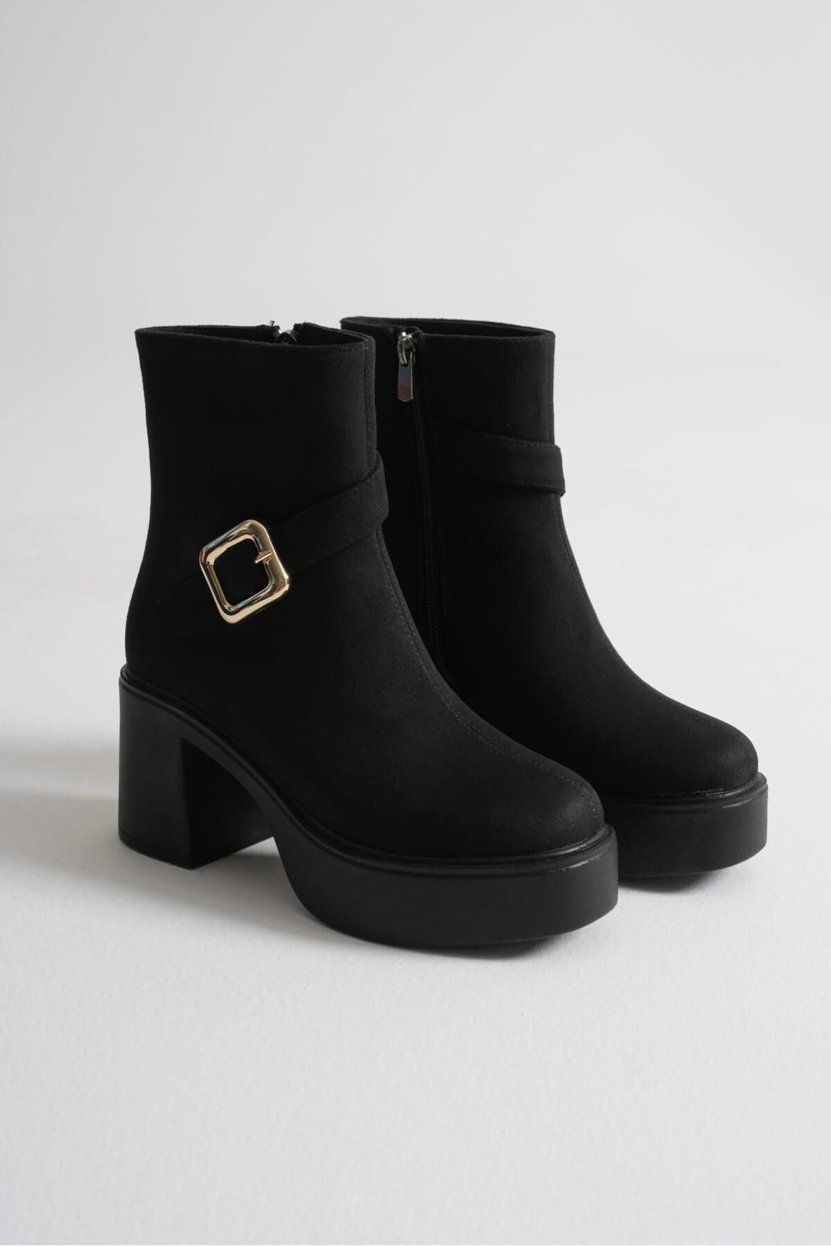 Mona Kadın Siyah Süet Tokalı Topuklu Bot