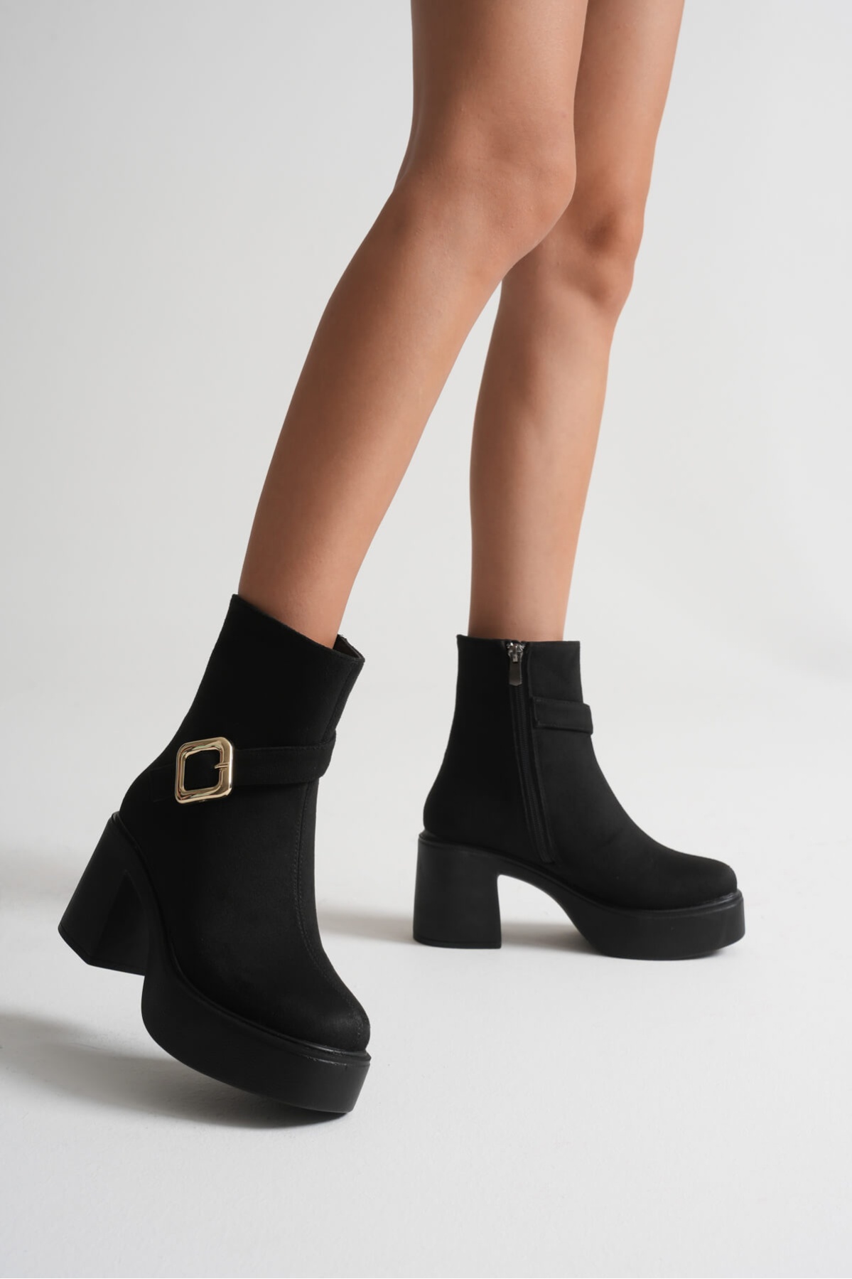 Mona Kadın Siyah Süet Tokalı Topuklu Bot