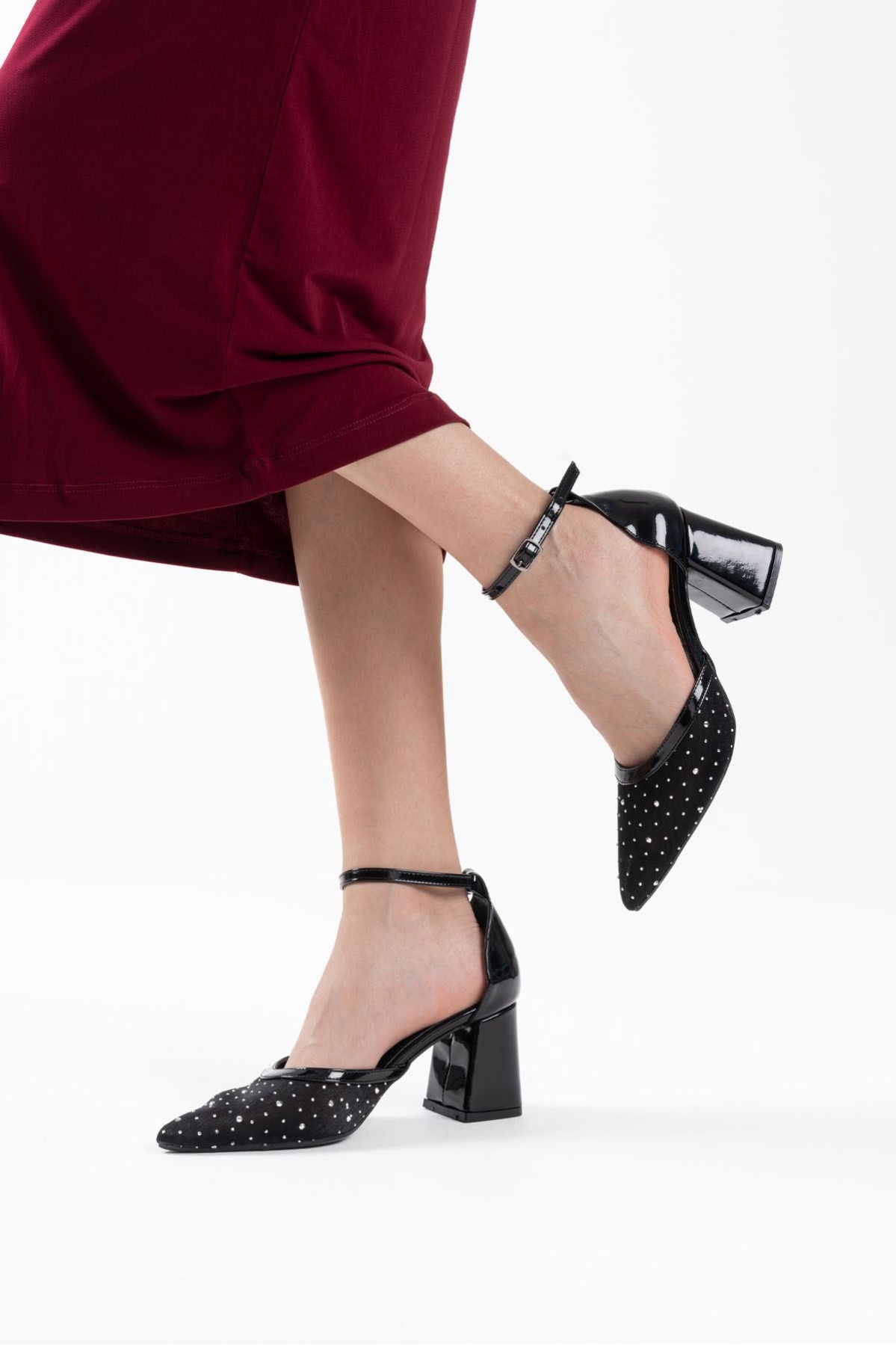 Borie Siyah Tekstil Kumaş Taşlı Kadın Topuklu Ayakkabı