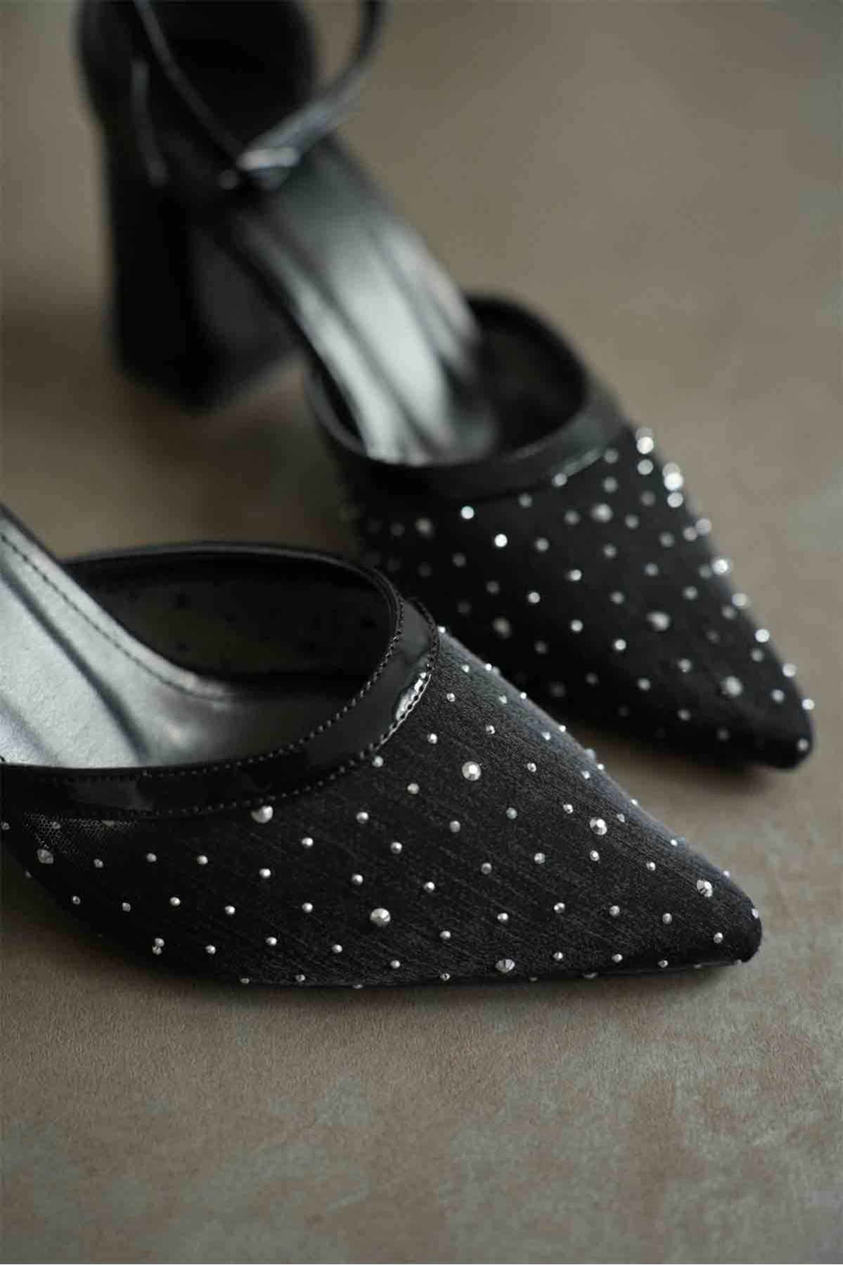 Borie Siyah Tekstil Kumaş Taşlı Kadın Topuklu Ayakkabı