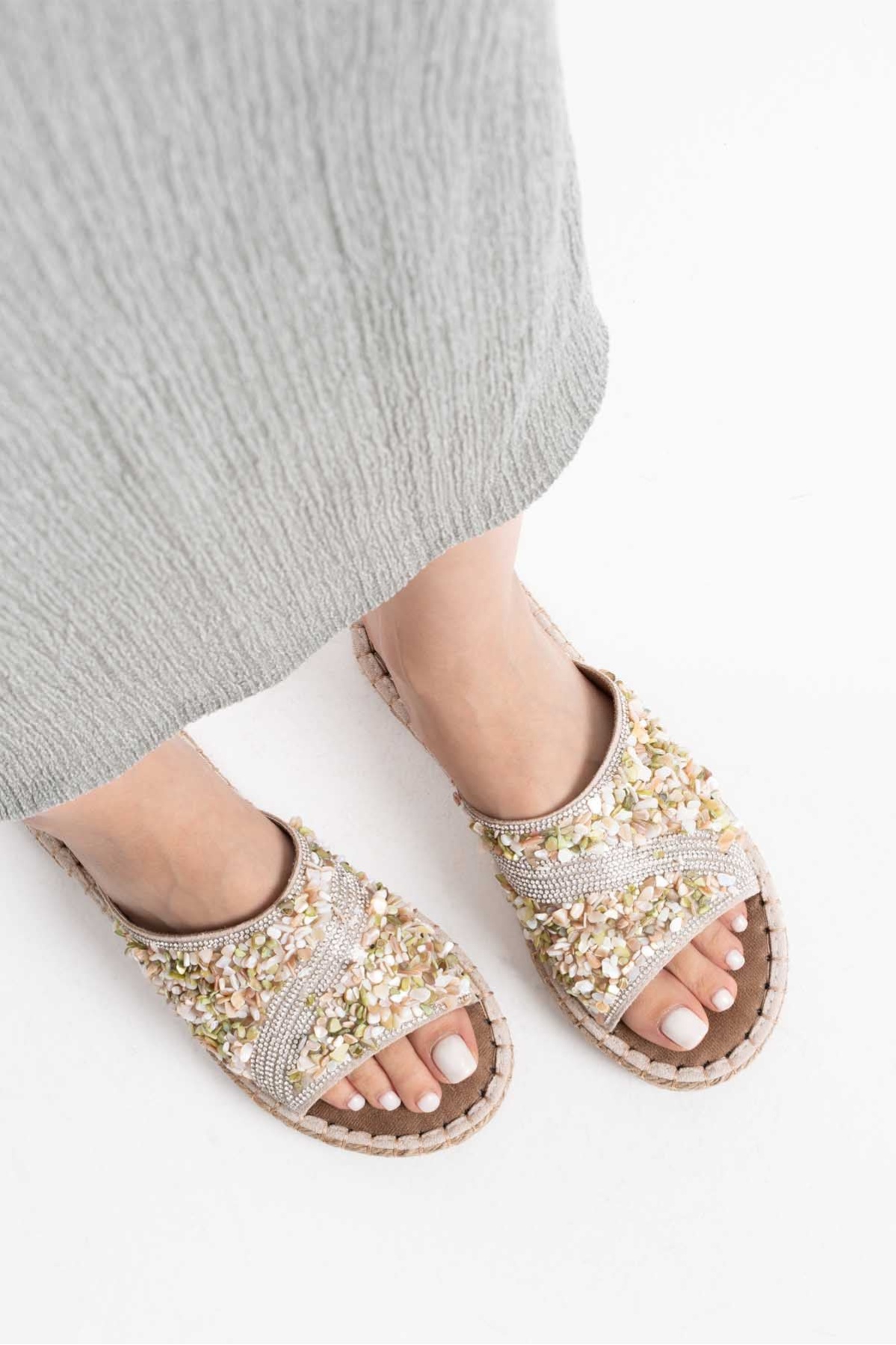 Dennis Kadın Bej Taş İşlemeli Terlik