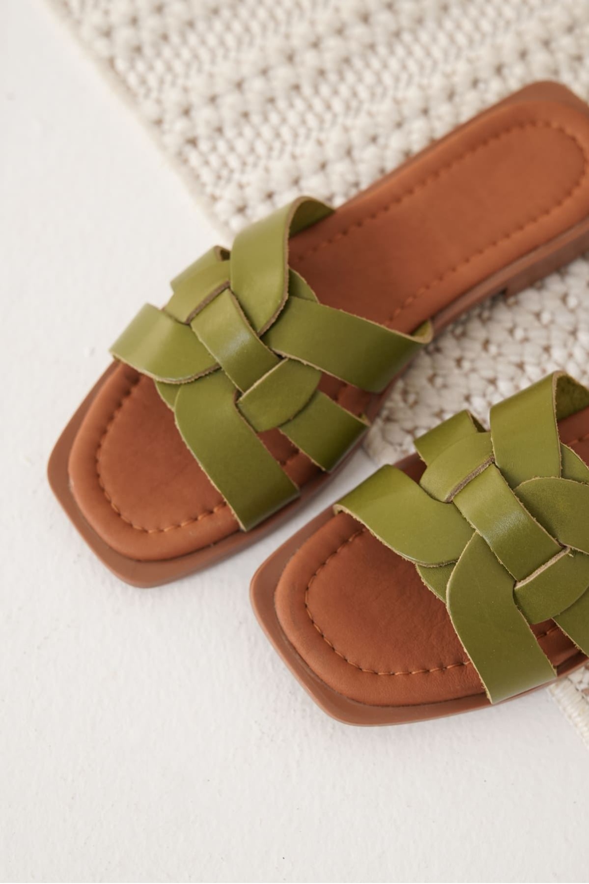 Marlen Haki Yeşili Hakiki Deri Terlik