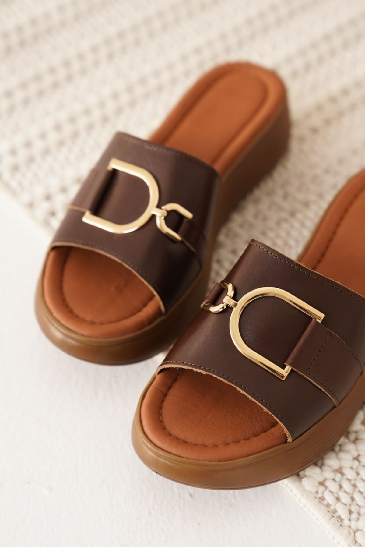 Maria Acı Kahve Hakiki Deri Terlik