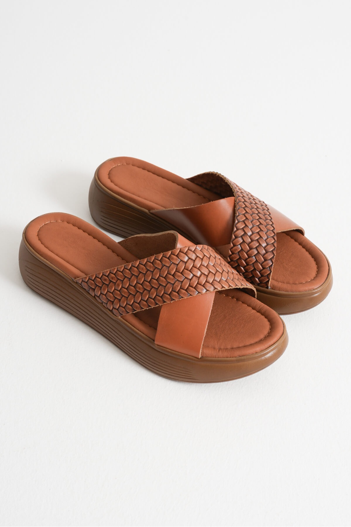 Fayn Taba Örgü Desenli Hakiki Deri Terlik