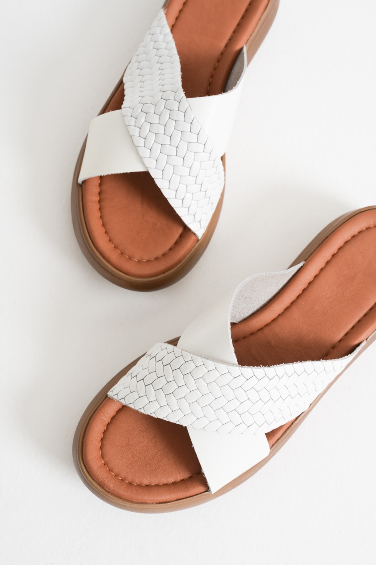 Fayn Beyaz Hakiki Deri Terlik