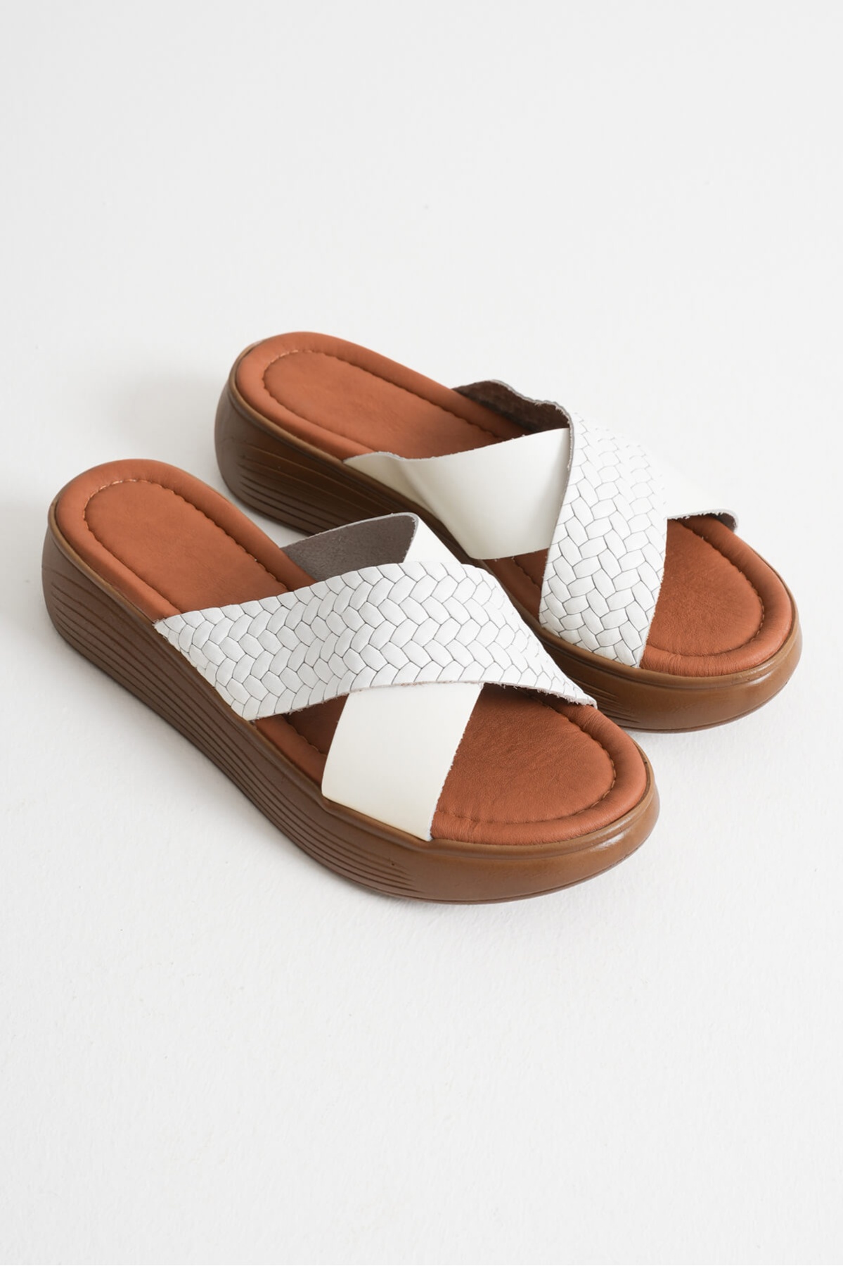 Fayn Beyaz Hakiki Deri Terlik