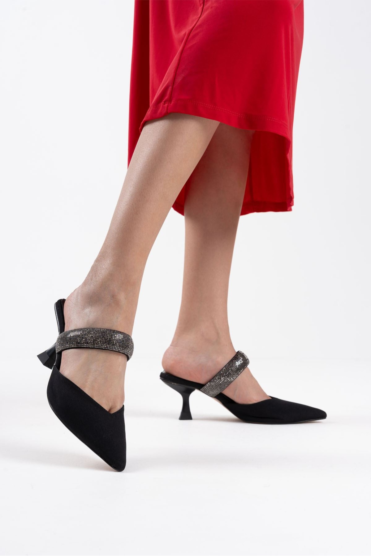 Nina Topuklu Siyah Kadın Terlik