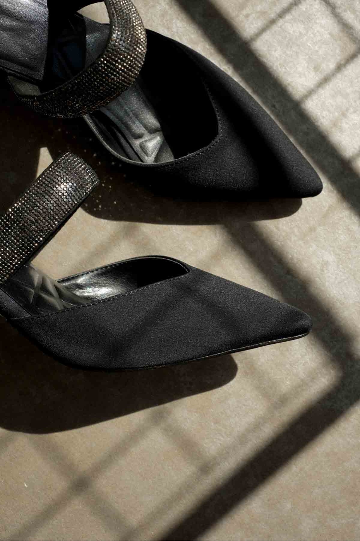 Nina Topuklu Siyah Kadın Terlik