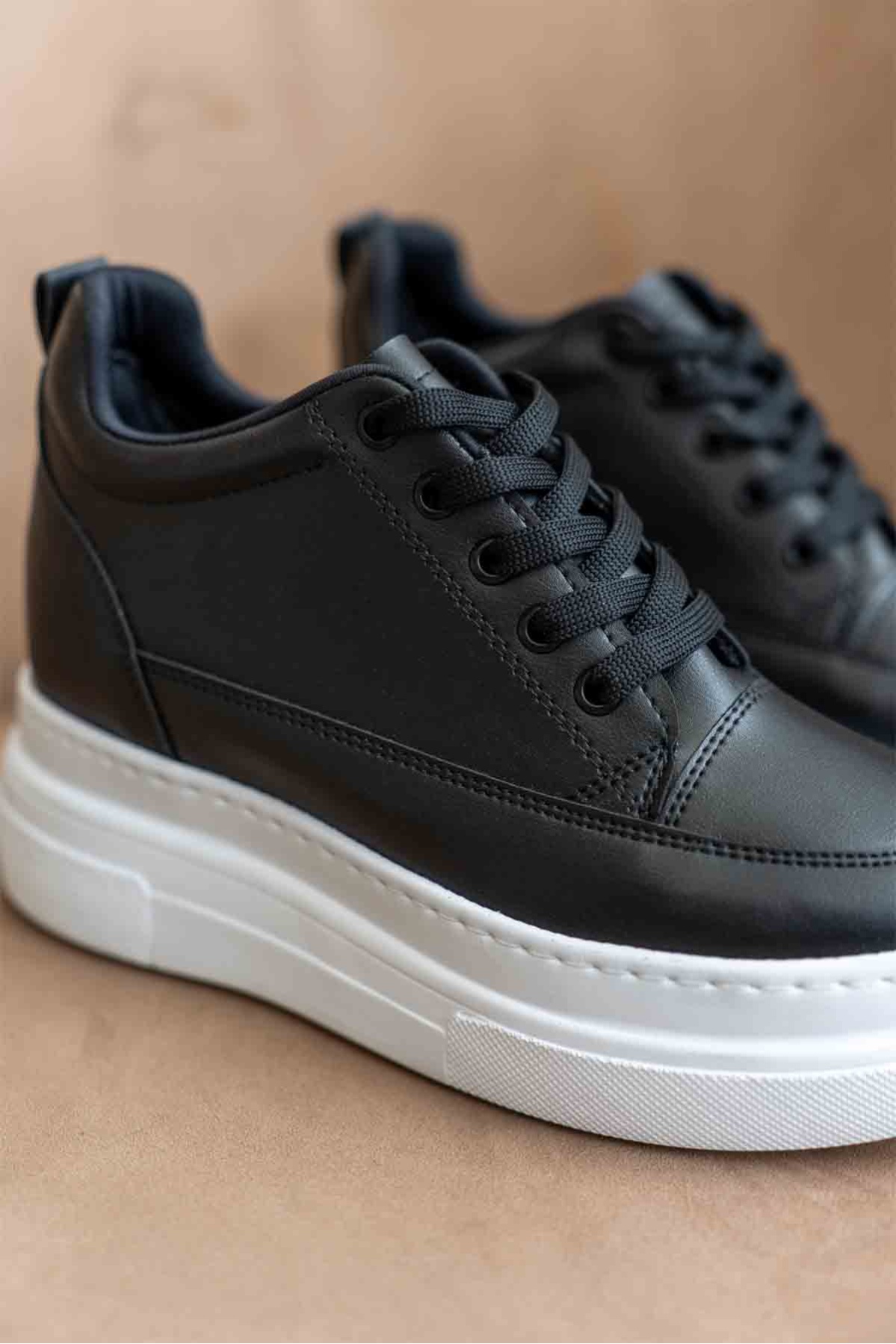 Lauren Kadın Gizli Topuk Beyaz Tabanlı Siyah Spor Ayakkabı