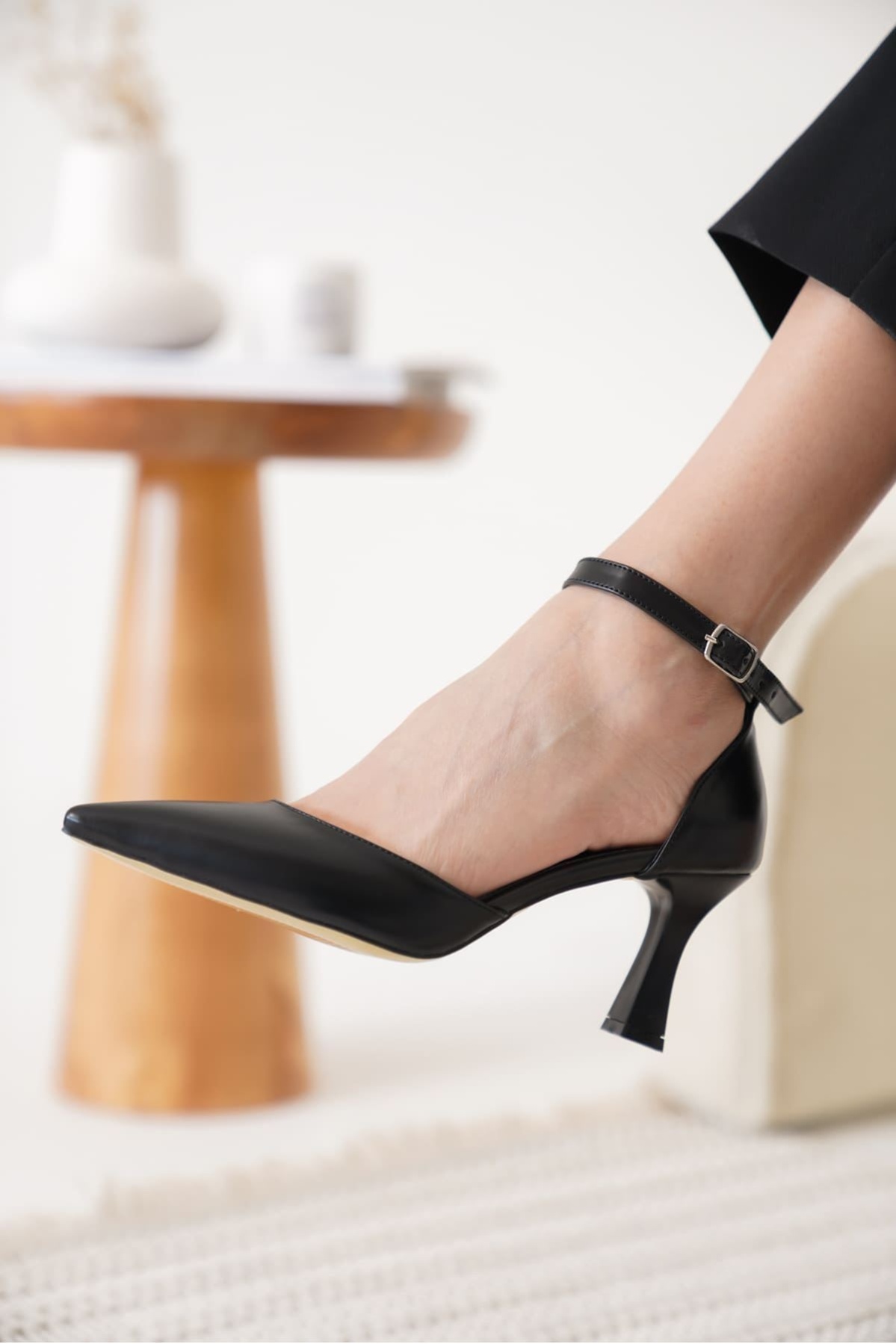 Clara Kadın Siyah Topuklu Ayakkabı