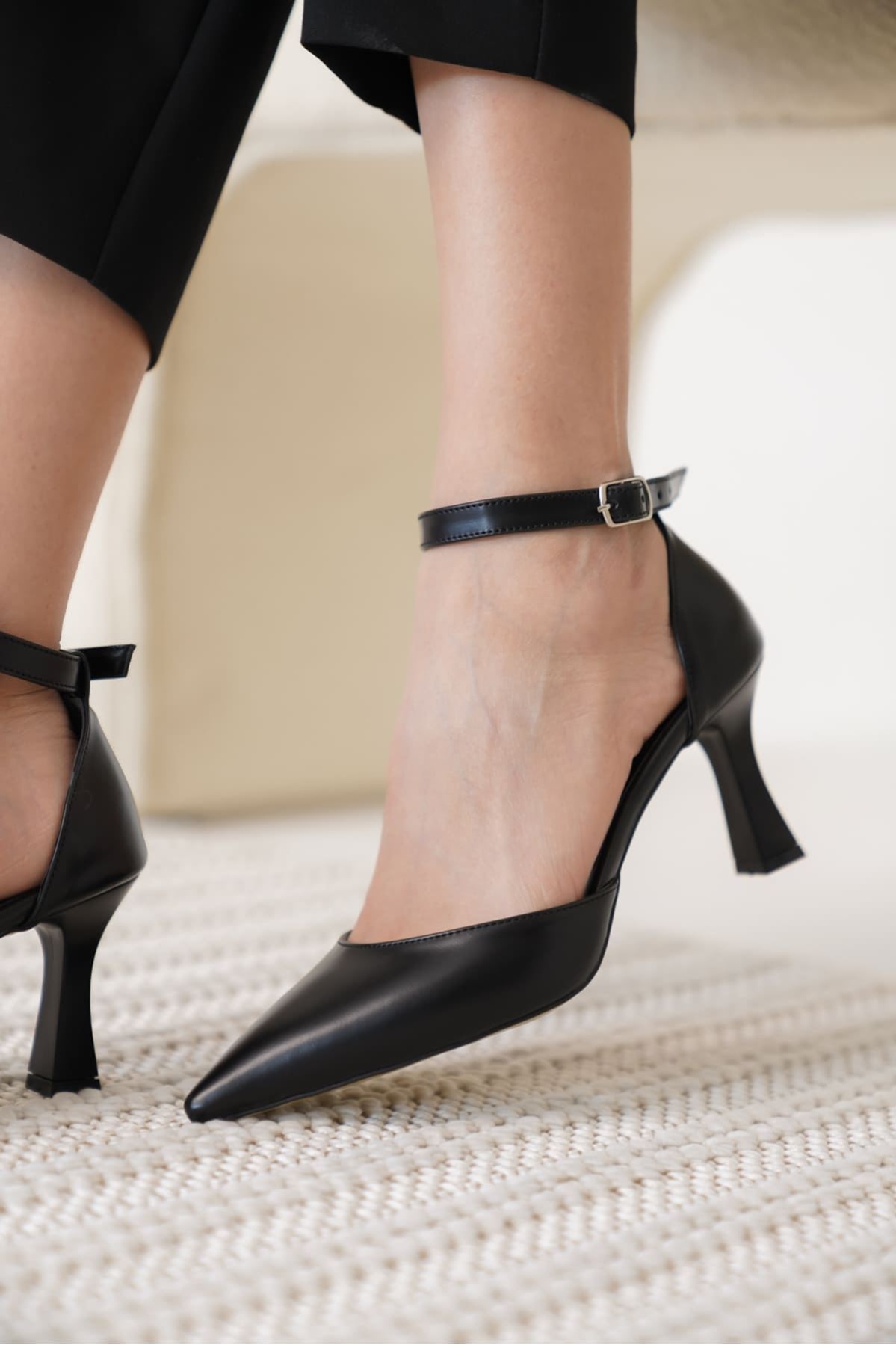 Clara Kadın Siyah Topuklu Ayakkabı