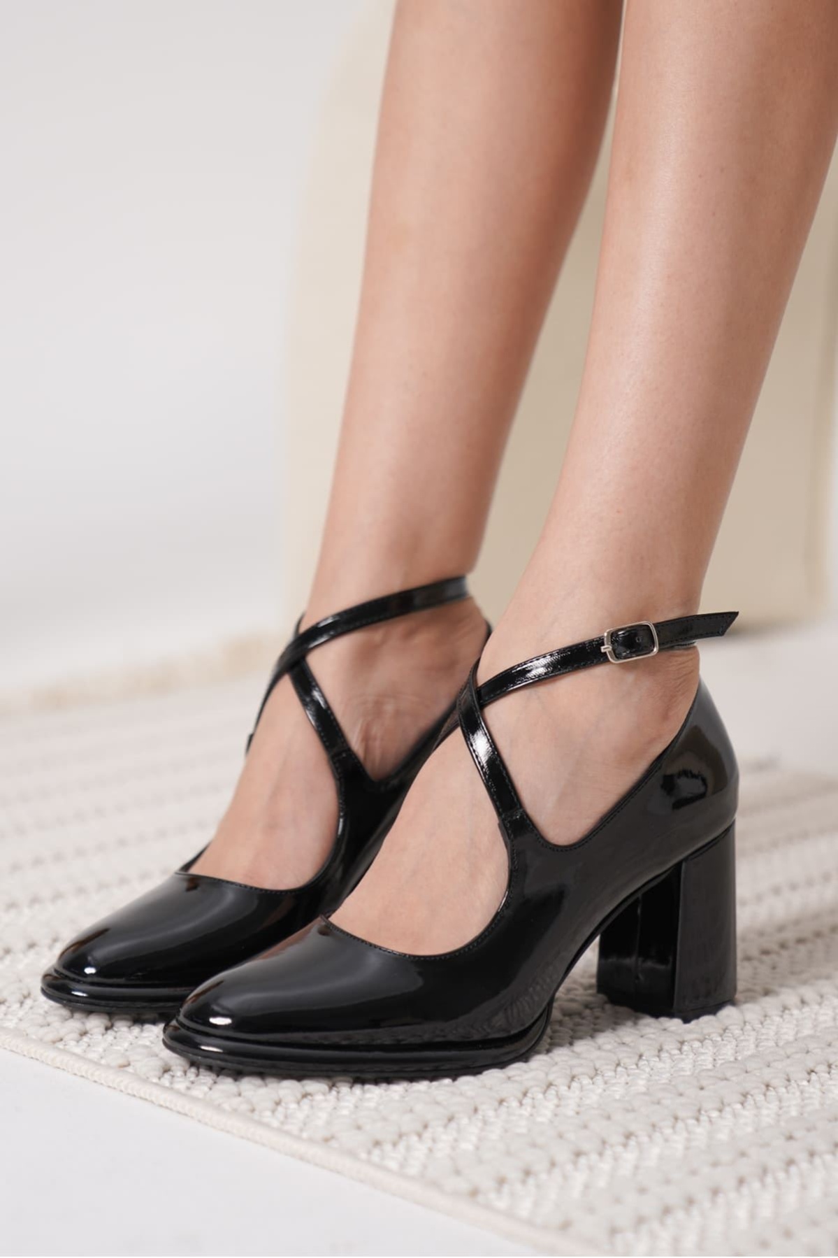 Cali Siyah Rugan Kadın Topuklu Ayakkabı