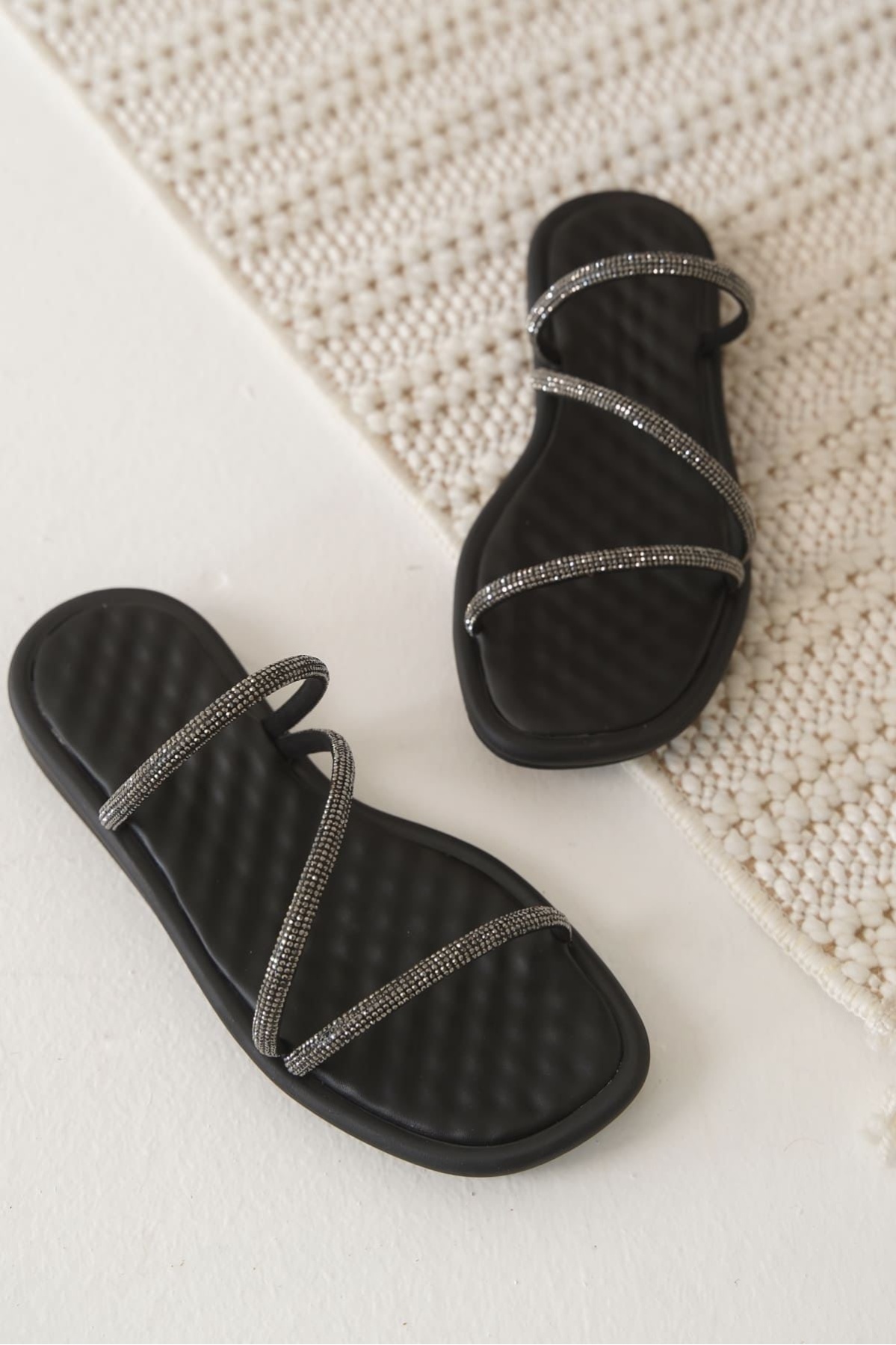 Alba Siyah Kadın Taşlı Terlik