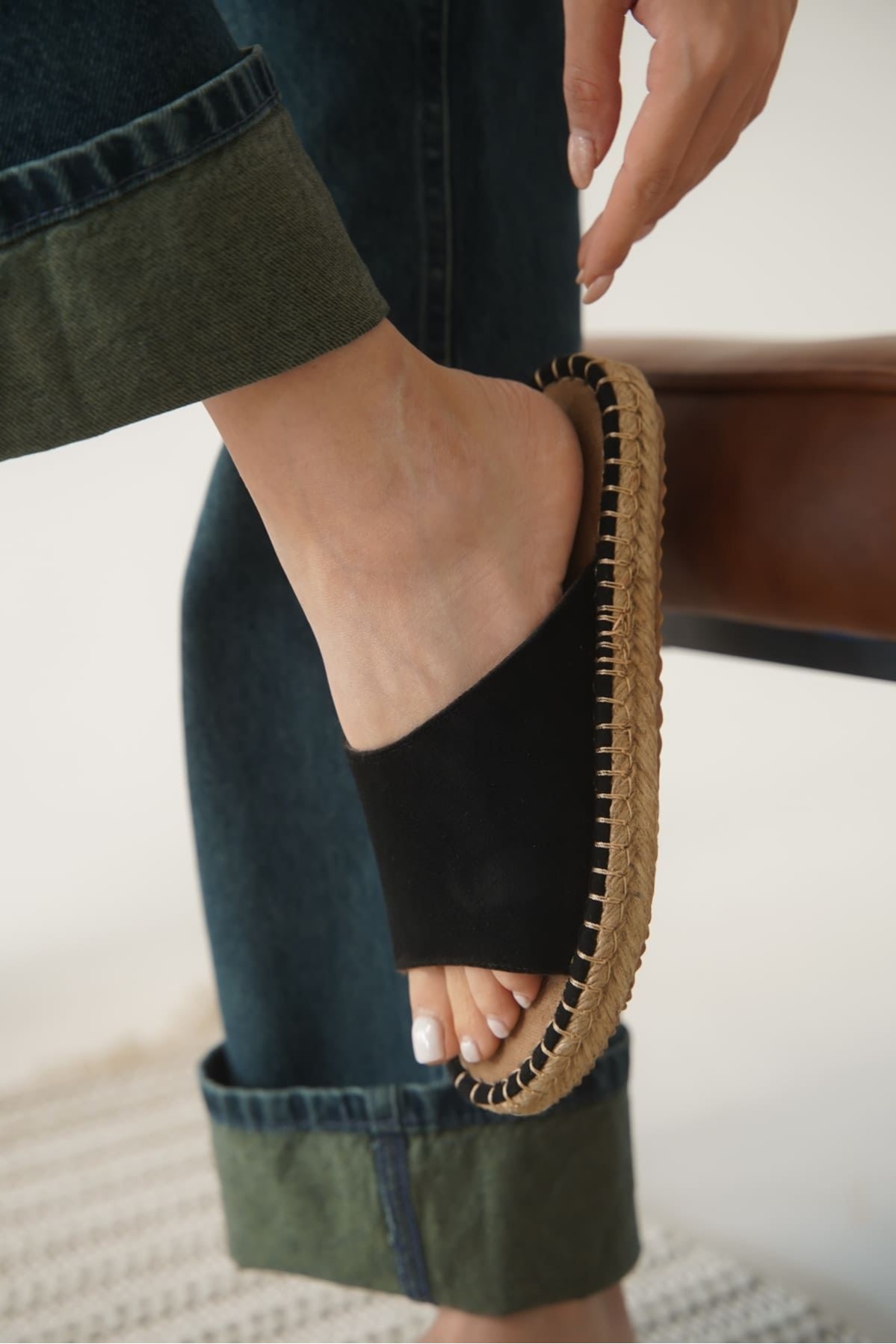 Grey Süet Siyah Kadın Terlik