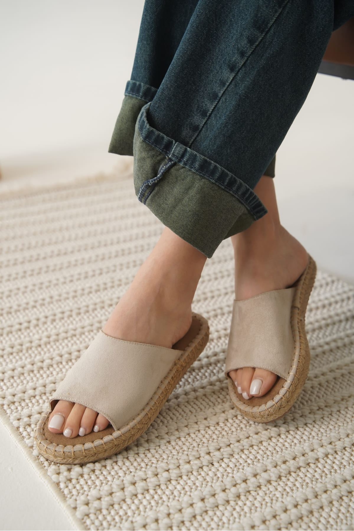 Grey Süet Bej Kadın Terlik