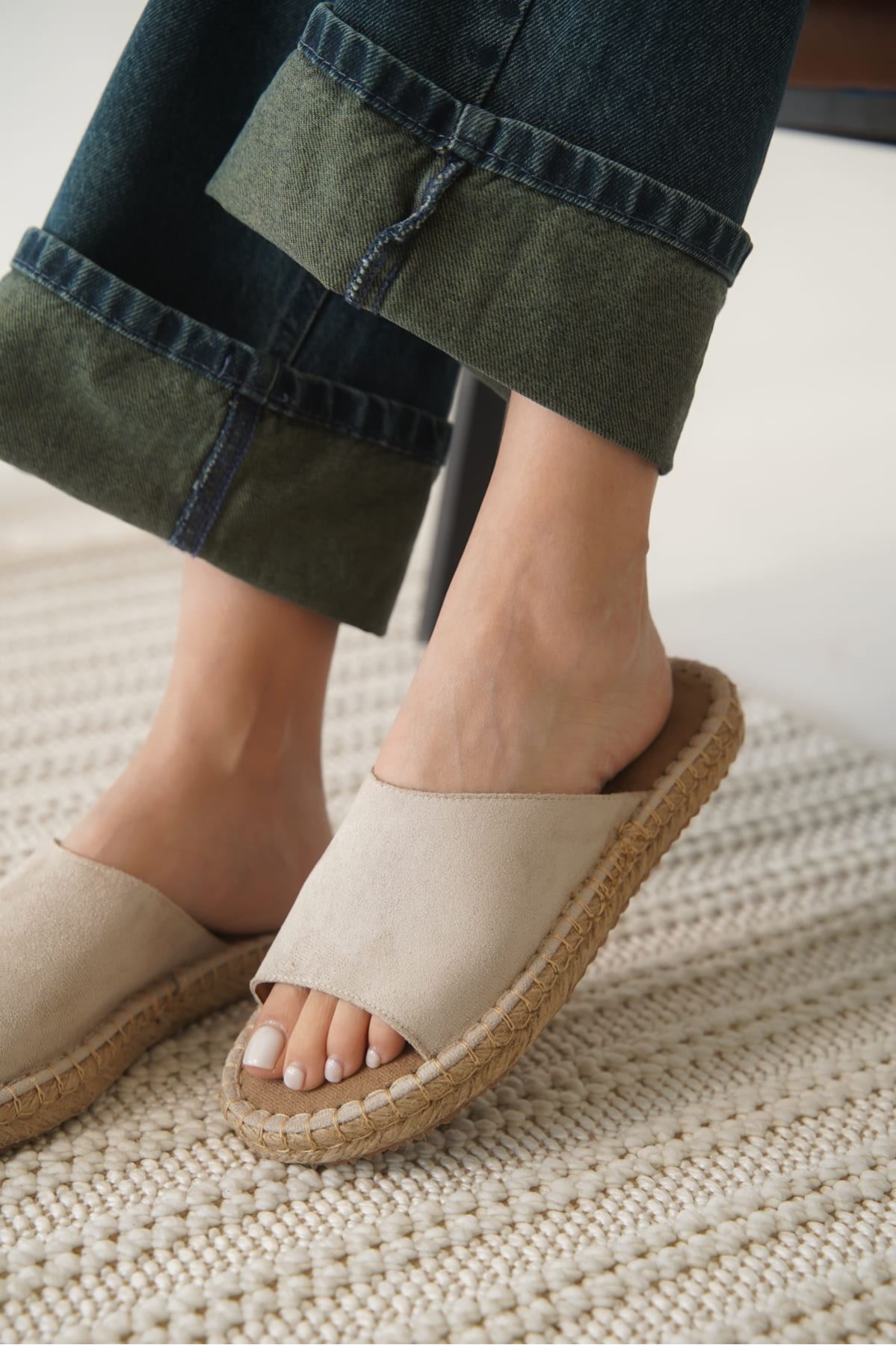 Grey Süet Bej Kadın Terlik