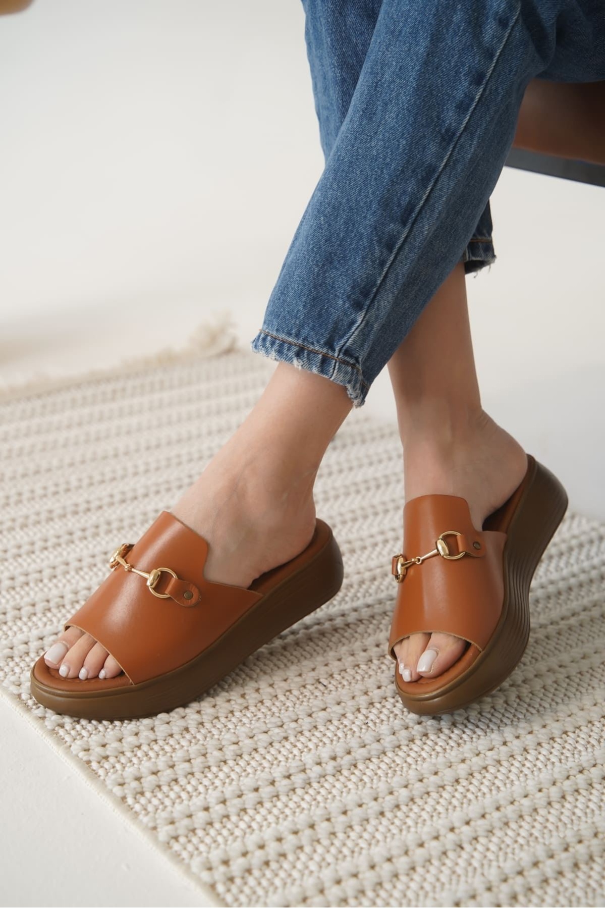 Nelly Taba Hakiki Deri Terlik