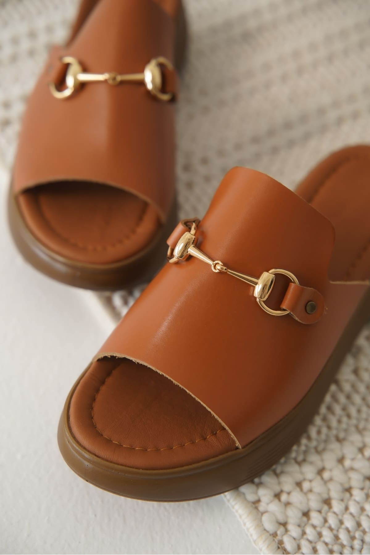 Nelly Taba Hakiki Deri Terlik