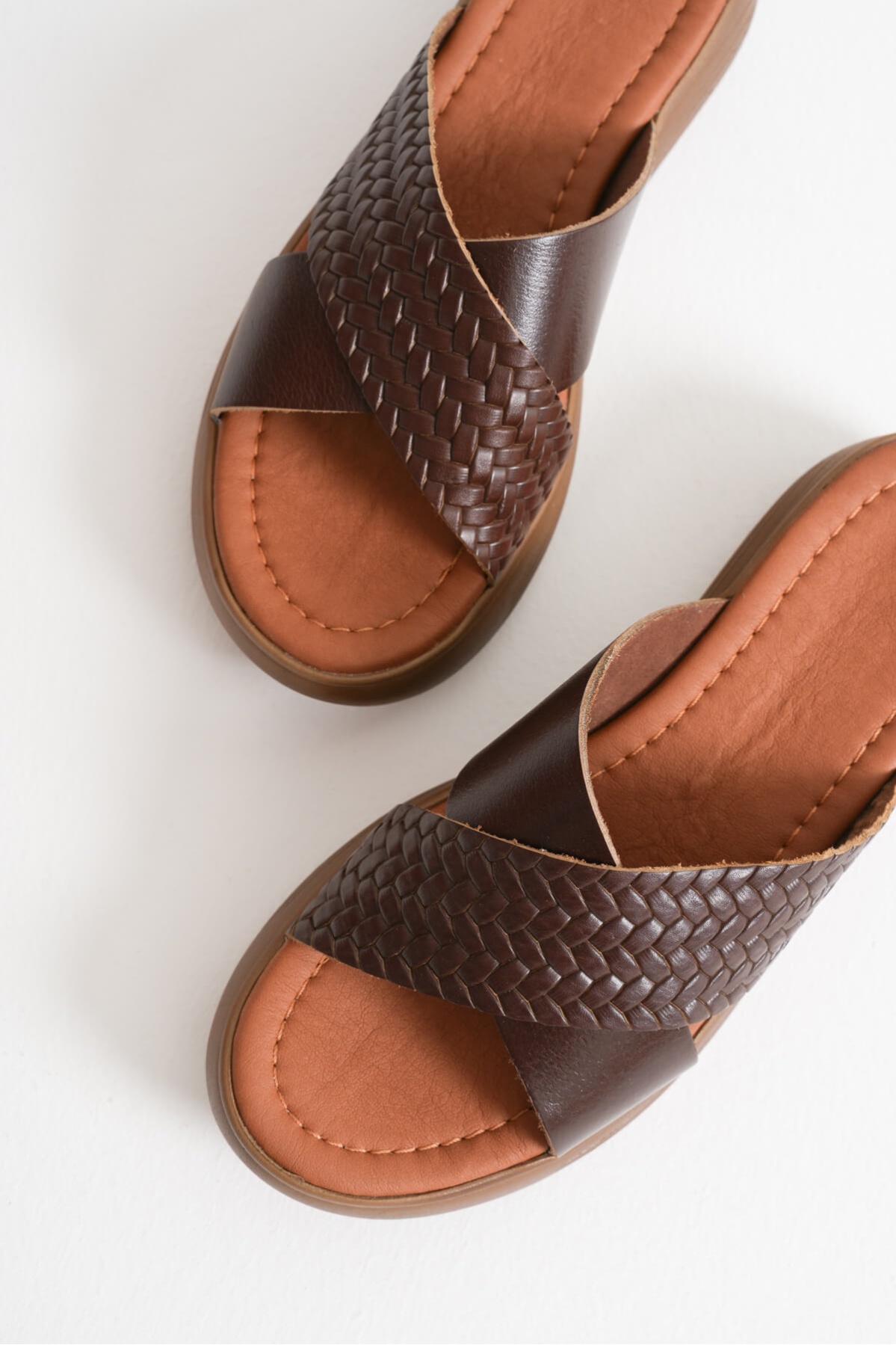 Fayn Acı Kahve Örgü Desenli Hakiki Deri Terlik