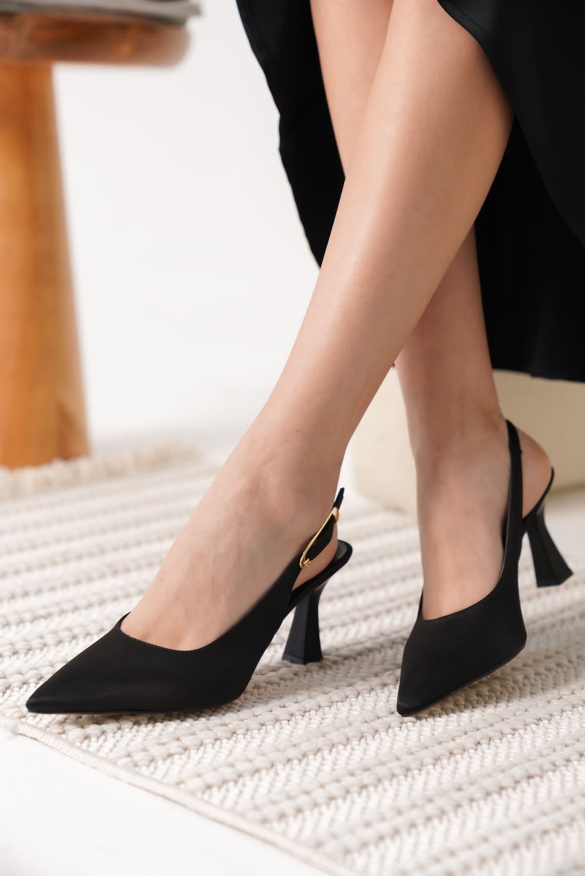 Ophelia Kadın Siyah Saten Topuklu Ayakkabı