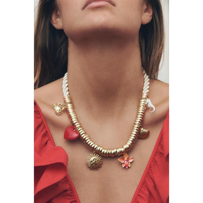 Metal Charmlı Kolye - Altın