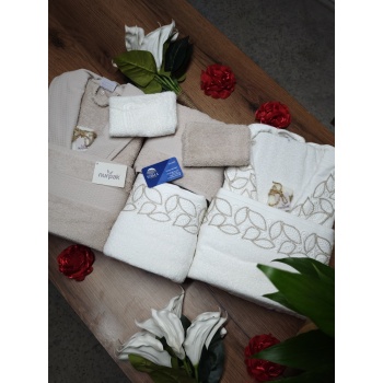 Nurpak Armoni Güpürlü Aile Bornoz Seti