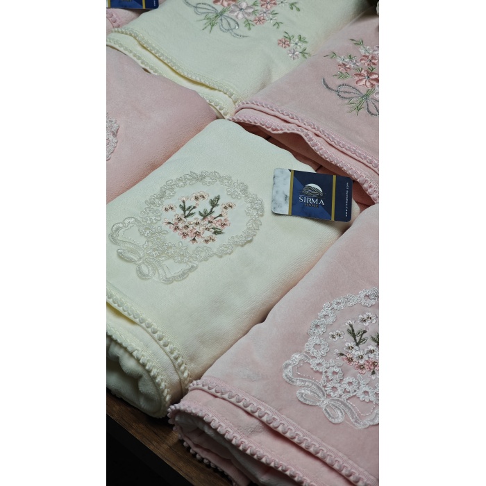 Hazangülü Collection Kadife Elit Nakışlı 6lı El&Yüz Havlu Seti