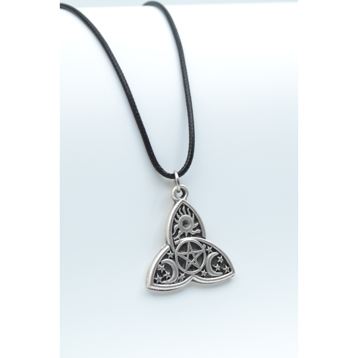 Triquetra Gümüş Kaplama Deri İp Kolye