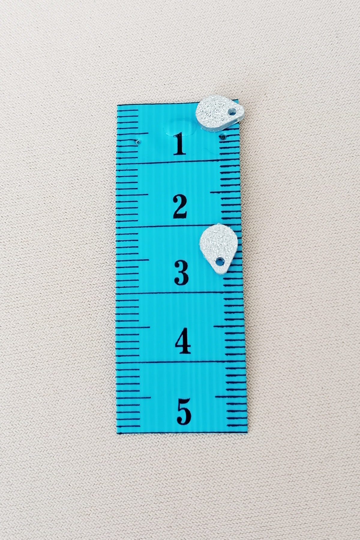 Oya Abiye Bileklik Kolye Pleksi Metalik Plastik Pul Gümüş Renk 8 gram 155 adet - BNC509