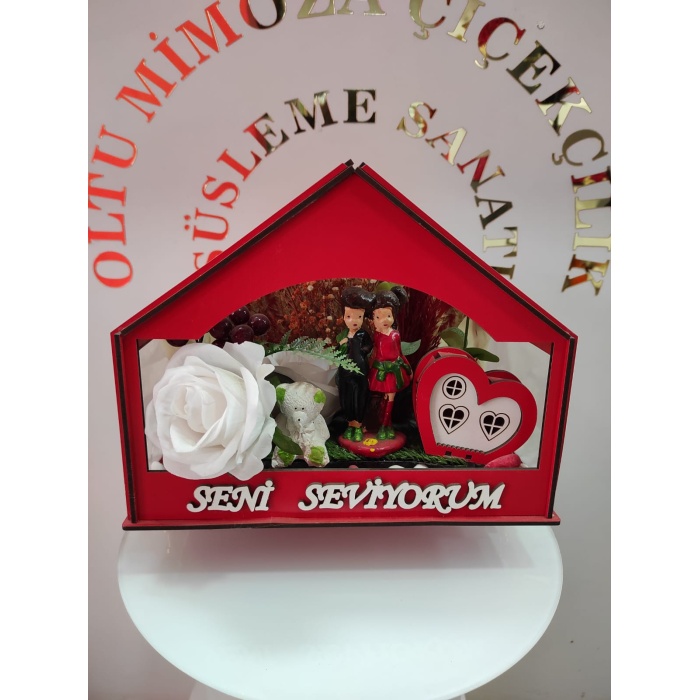 KIRMIZI EV ÇİÇEK DEKOR