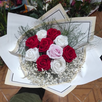 10Lu YAPAY GÜL BUKETİ