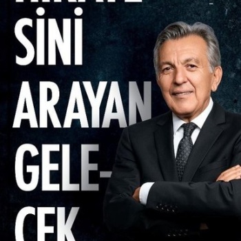 Hikayesini Arayan Gelecek