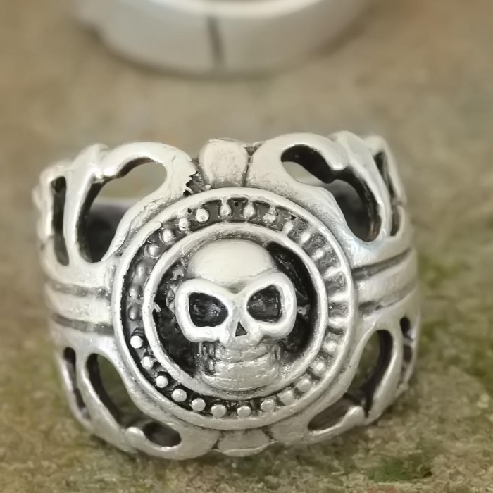 Eskitme Gümüş Renk Metal Kuru Kafa Tasarım Ayarlamalı Erkek Yüzük